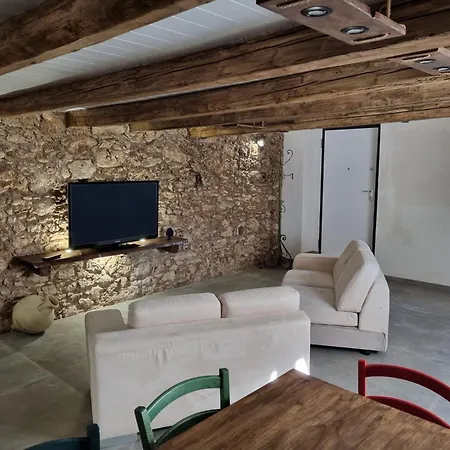Casa Pietra *